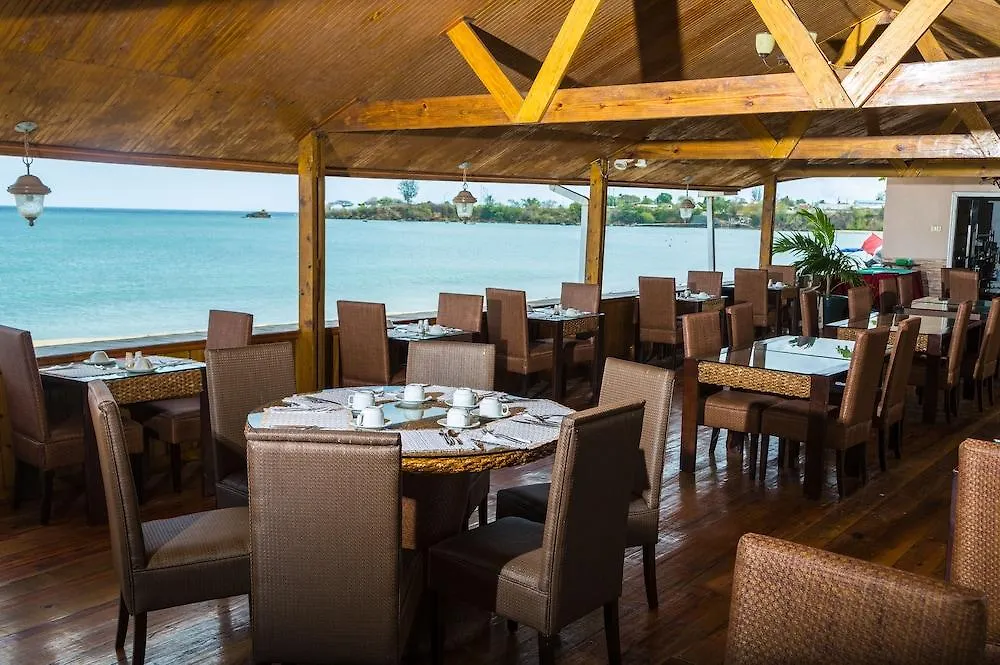 Hotel Starfish Tobago Black Rock Resort